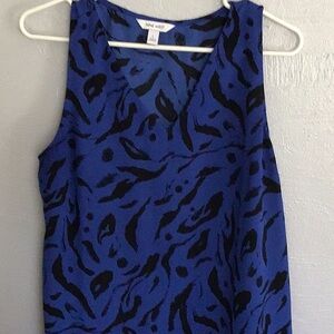 Women’s sleeveless blouse